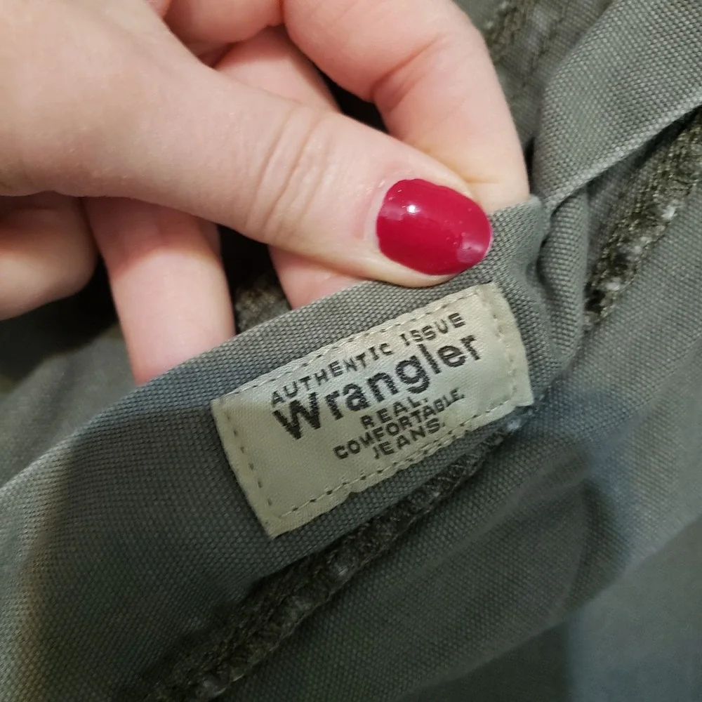 Wrangler Cargo Shorts‎ Mens 44 Green Authentic Issue Cotton NW941FT Relaxed Fit
